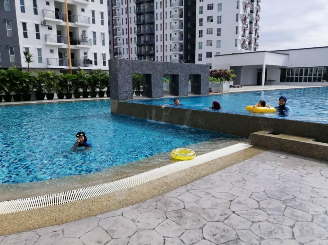 Afnan Homestay At Semenyih, Ascotte Boulevard Kültér fotó